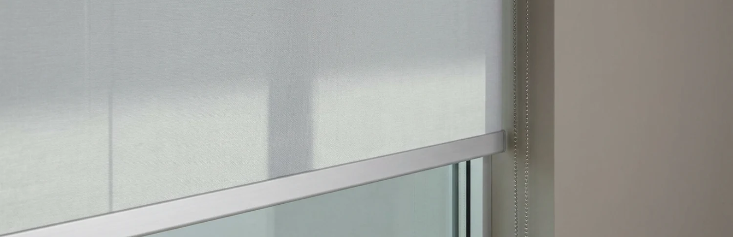 Hoe verbeter je privacy in een praktijkruimte met rustige en nette raamdecoratie? Hoe verbeter je privacy in een praktijkruimte met rustige en nette raamdecoratie?