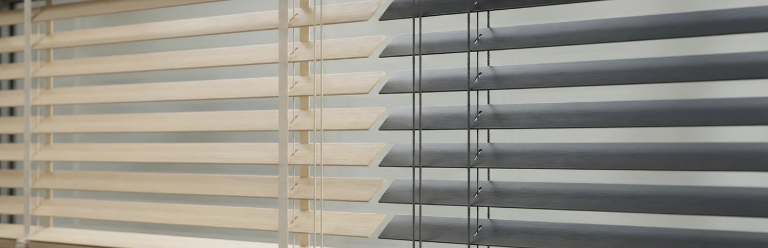 Hoe kies je jaloezieen voor ramen met inkijk van buren of straat?